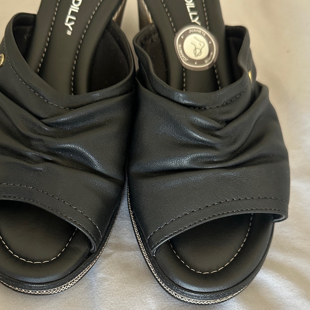 Picadilly Fashion Black Women's Mules - Picture 5 of 5